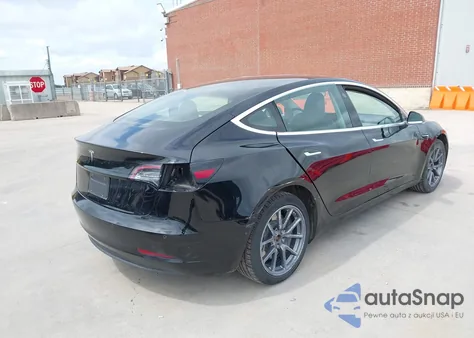 2019 Tesla Model 3 Long Range/Mid Range/Standard Range/Standard Range Plus z USA, uszkodzony, nr VIN 5YJ3E1EA8KF399198